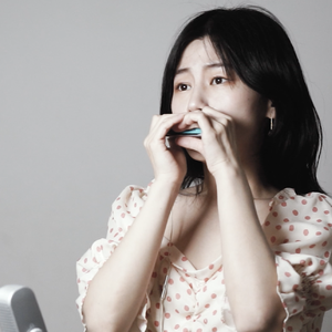 撕开奶罩揉吮奶头玩
